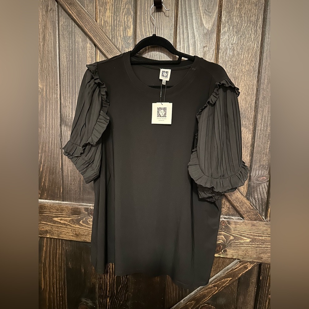 Anne Klein blouse, new with tags. Black size 2x